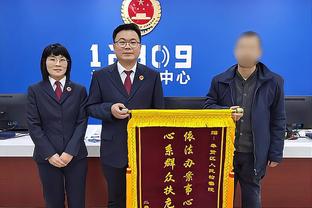 少年老成！波杰姆斯基造成夏普关键撞人 勇士收回球权！